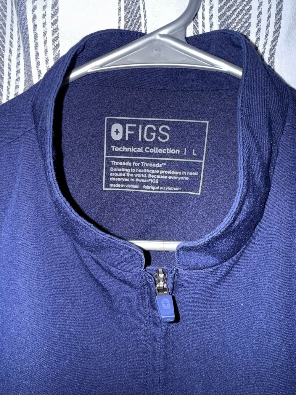 FIGS Navy Women’s Sebina Zip-Front Scrub Jacket